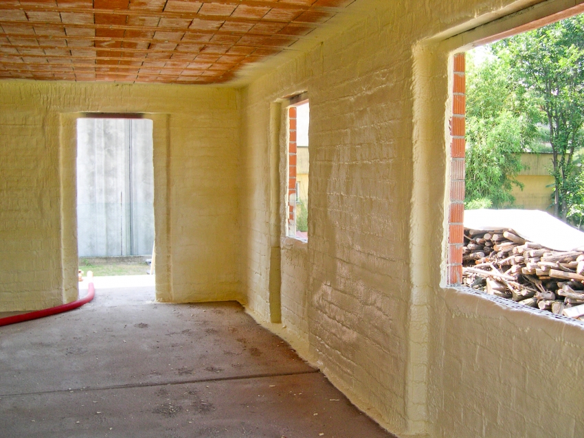 Isolamento con poliuretano a spruzzo su pareti di nuova costruzione